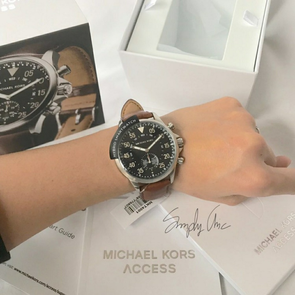 Micheal Kors Gage Hybrid SmartWatch - Picture 6 of 7